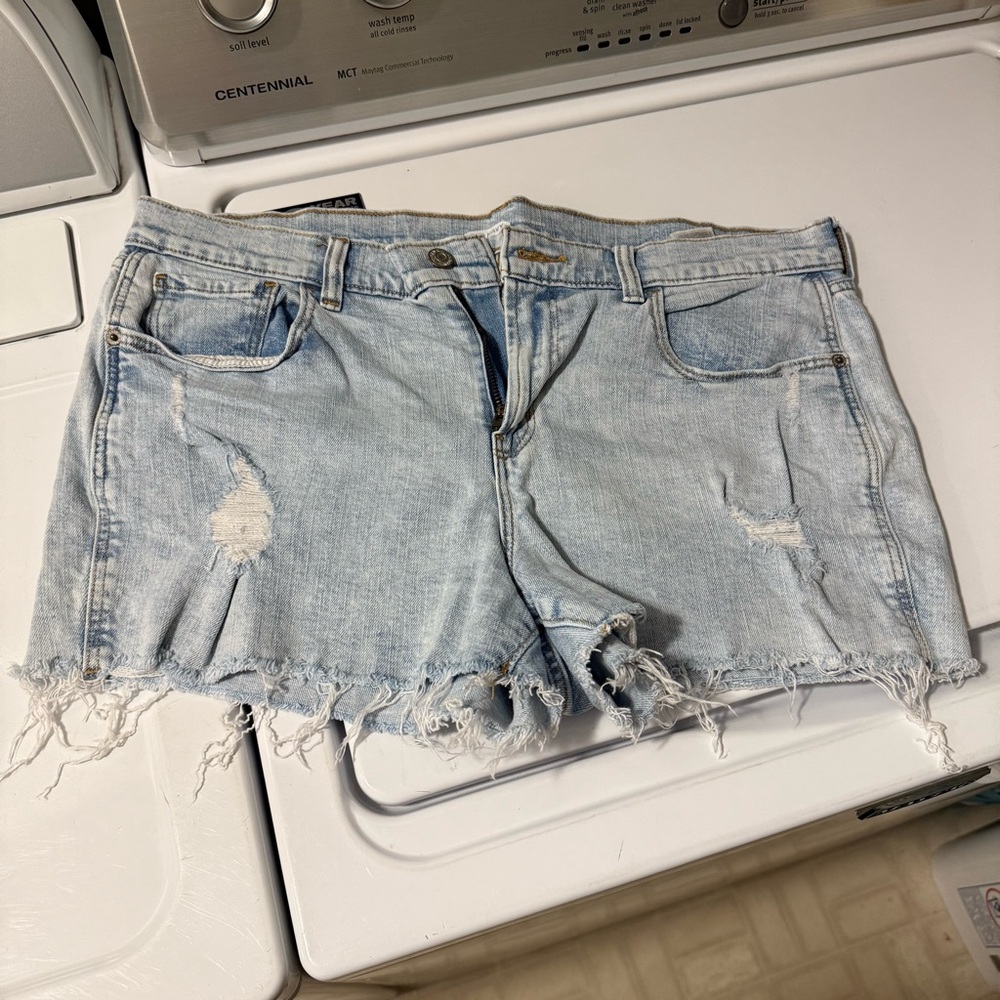 Old Navy Light Wash Cutoff shorts